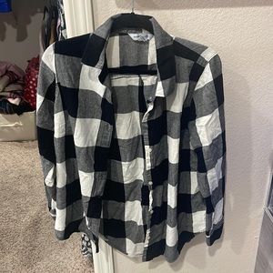 Black and white plaid women’s flannel